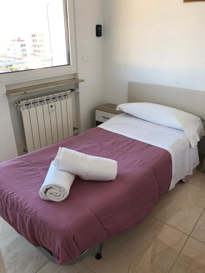 Appartement Attico Tacito à Vintimille Extérieur photo